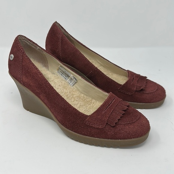 UGG Australia Women's REESE Burgundy Wedge Shoes Size 9 - Picture 1 of 12